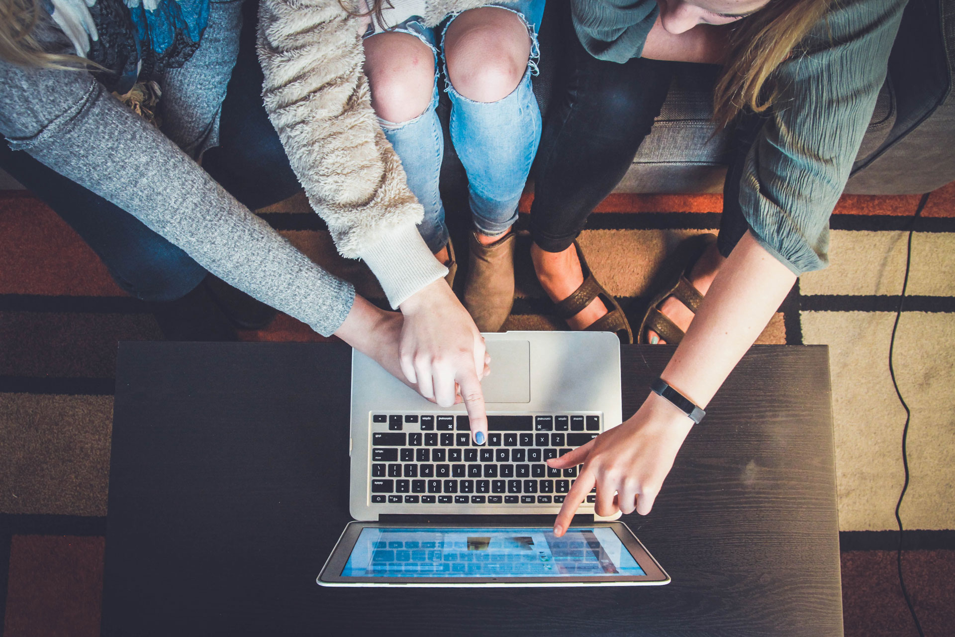 Photo Article Propriété intellectuelle sur les réseaux sociaux Joli Projet